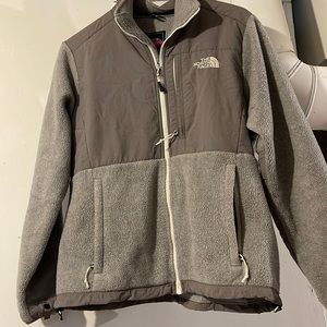 Womens north face zip up fleece jacket - size medium